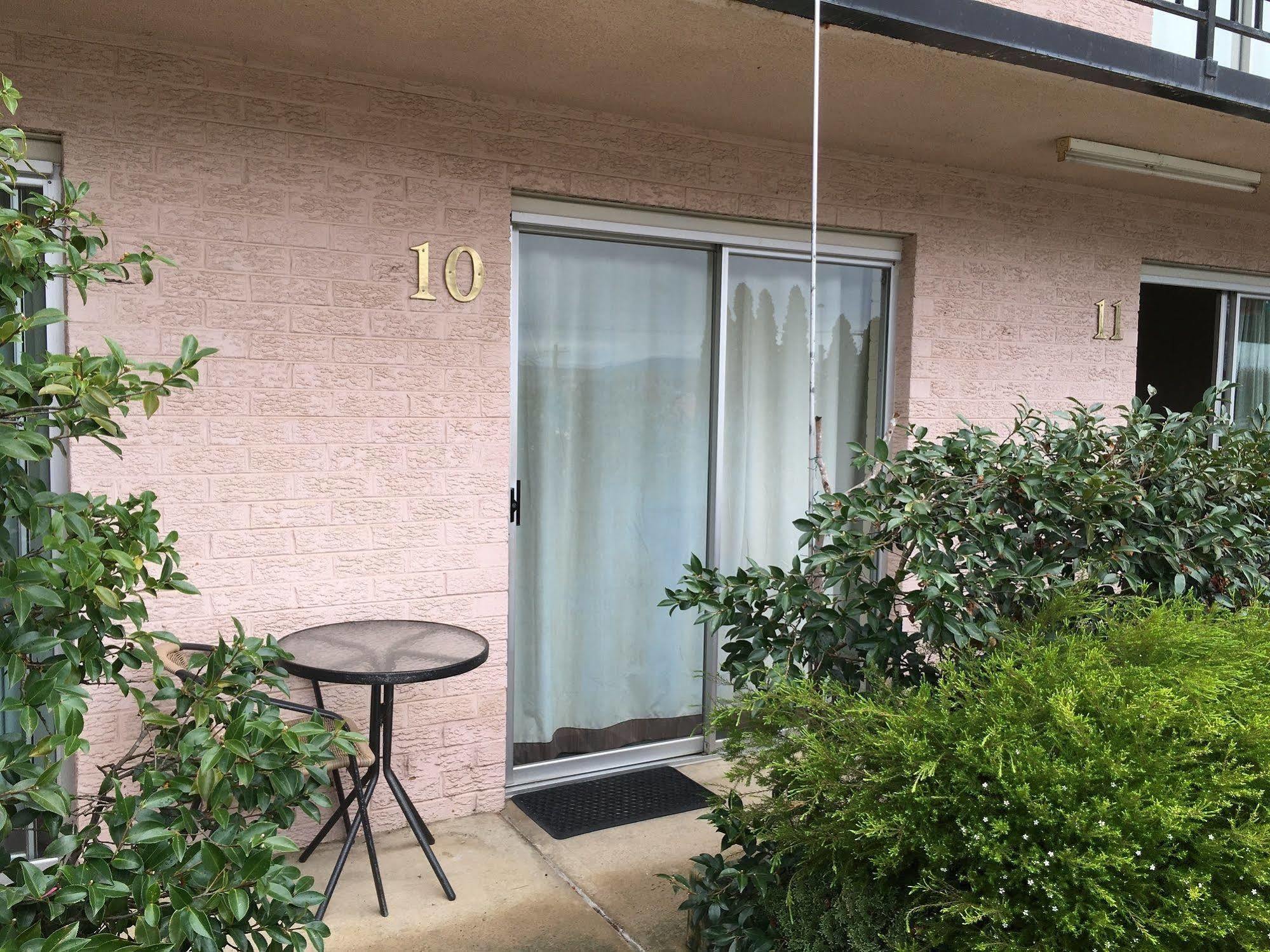 Crest Motor Inn Queanbeyan Exterior foto